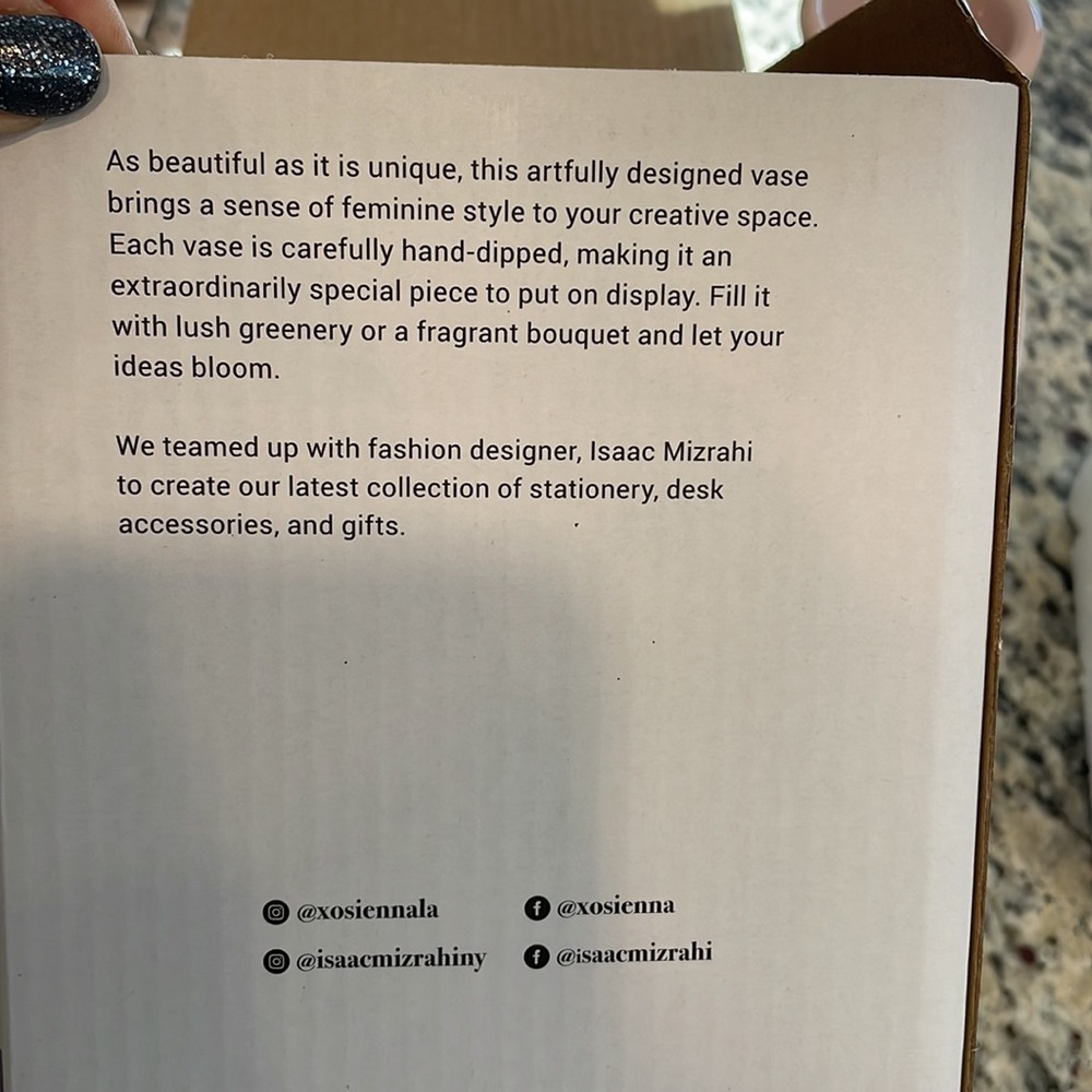 Isaac Mizrahi XO sienna pink ceramic new in box small vase - Picture 6 of 11